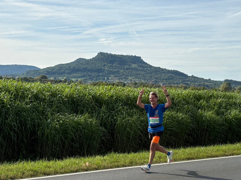 Rotary Club Mitglied vor dem Walberla